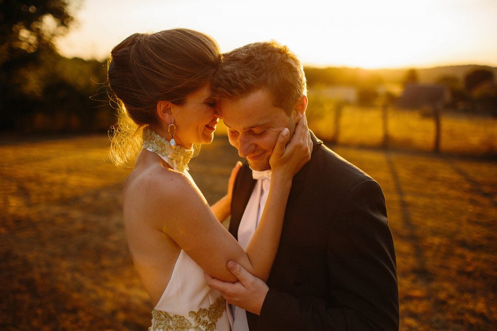 golden hour mariage couple