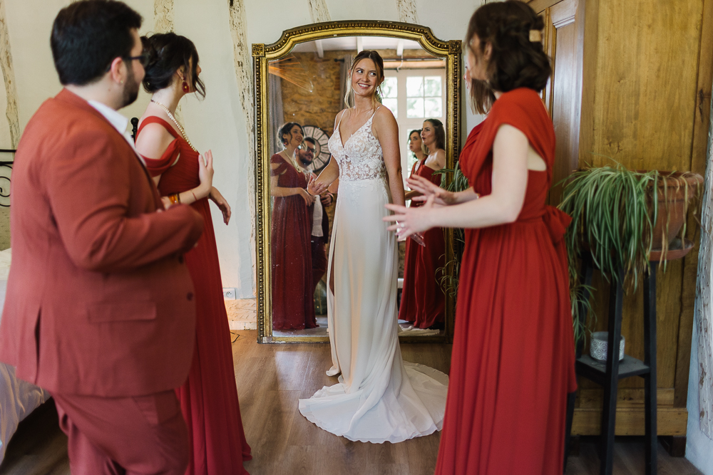 découverte mariée avec ses témoins