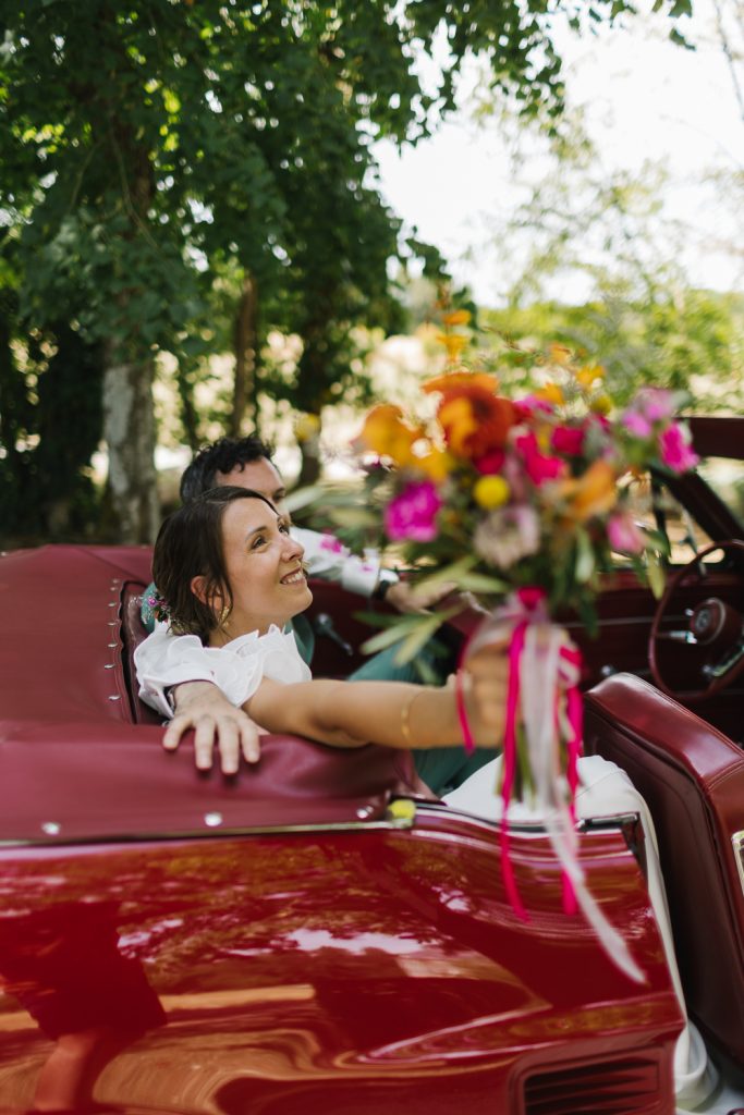 bouquet de la mariée champêtre mustang voiture