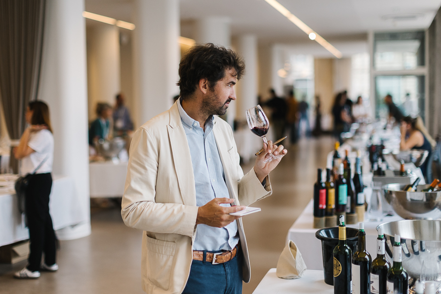 Dégustation de vins bio Place de la Bourse à Bordeaux, Vignerons Bio Nouvelle-Aquitaine